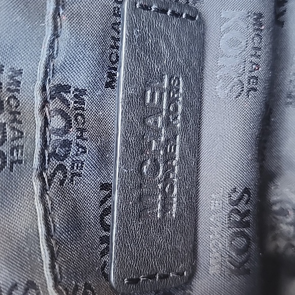 Authentic Michael Kors mini black crossbody - Picture 11 of 12